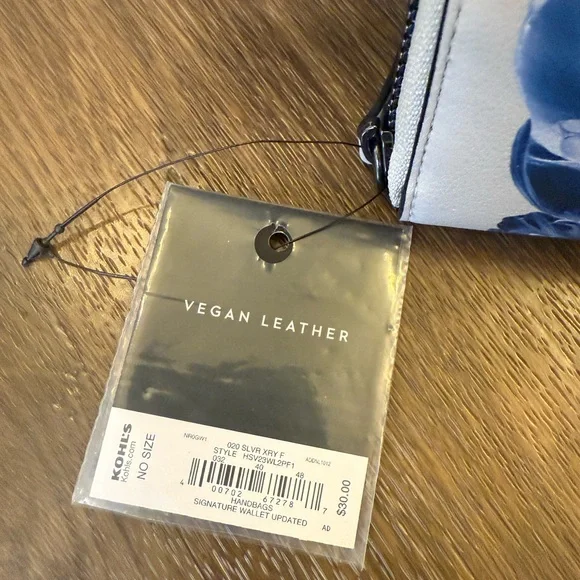 Vera Wang Floral Blue and White Handbag Set - Picture 4 of 10